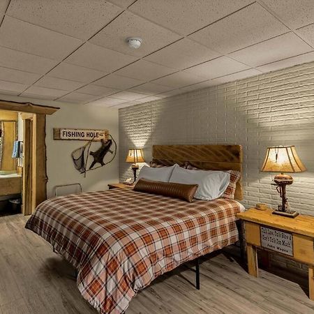 Stonegate Lodge King Bed Wifi 50In Roku Tv Salt Water Pool Room #102 Eureka Springs Buitenkant foto