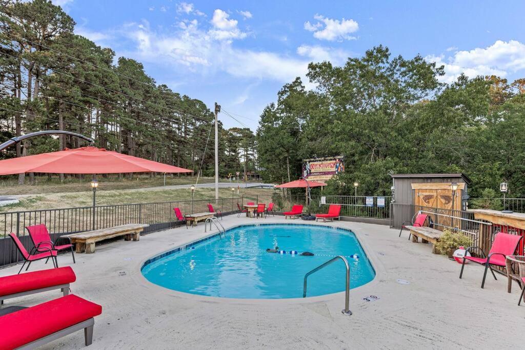 Stonegate Lodge King Bed Wifi 50In Roku Tv Salt Water Pool Room #102 Eureka Springs Buitenkant foto
