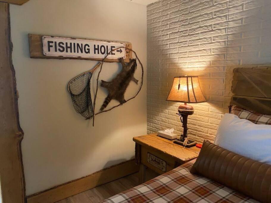 Stonegate Lodge King Bed Wifi 50In Roku Tv Salt Water Pool Room #102 Eureka Springs Buitenkant foto